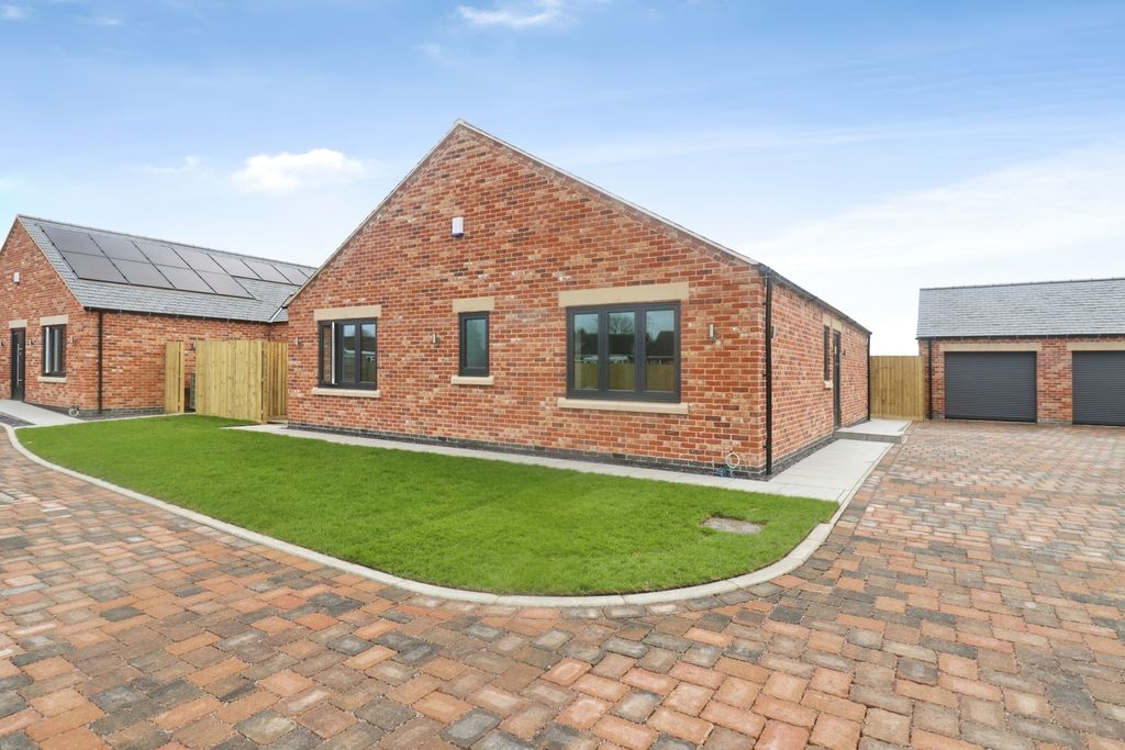 Property photo 1 of 32 86Ca64Df-Img_9980