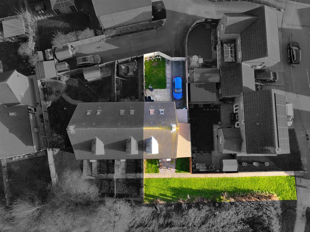 Property photo 2 of 25 Dji_20251208175401_0111_D.Jpg