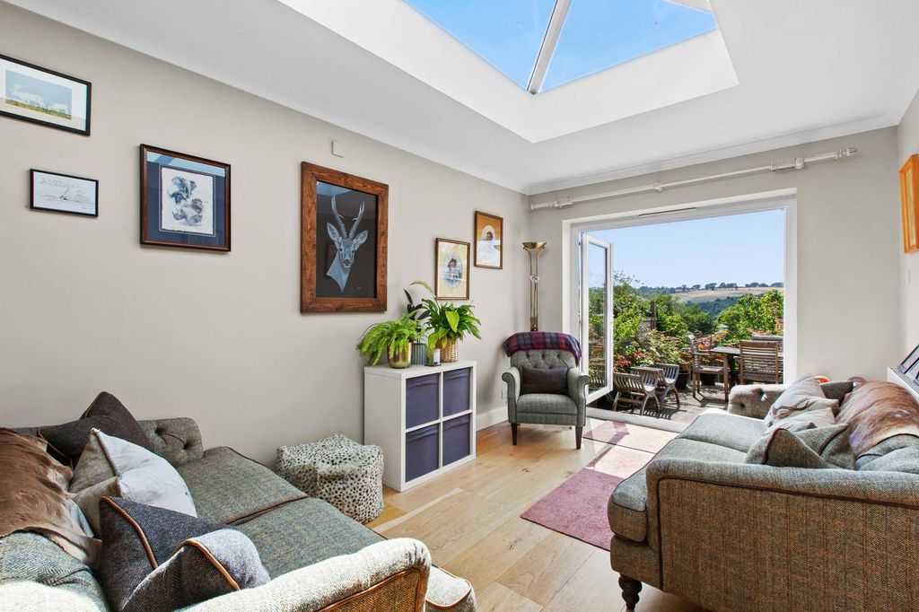 Property photo 2 of 11