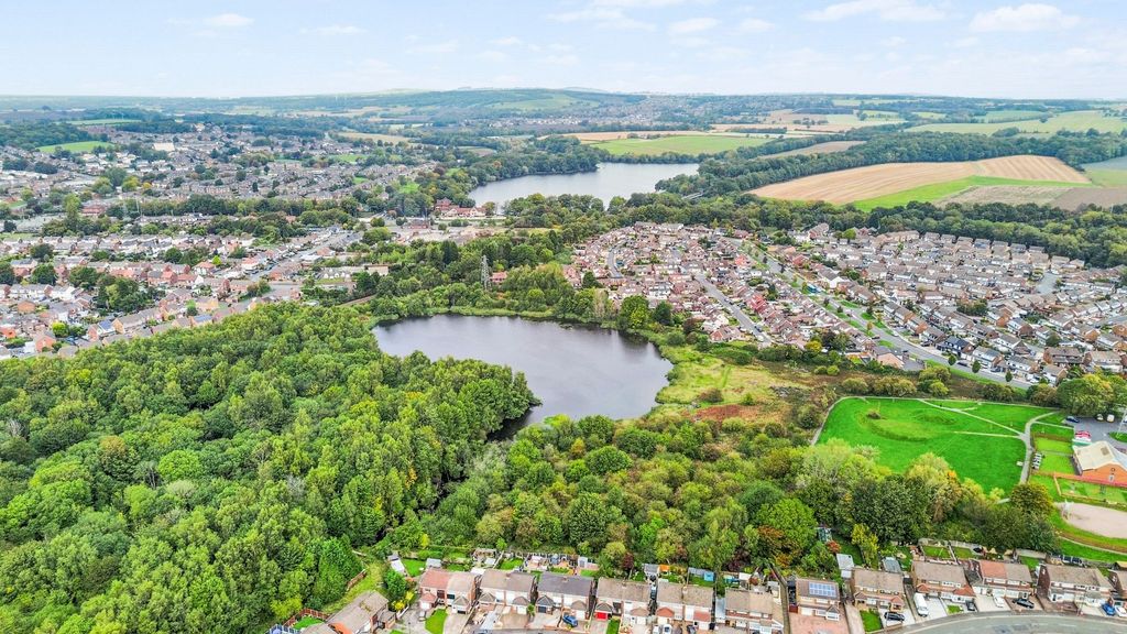 Property photo 2 of 30