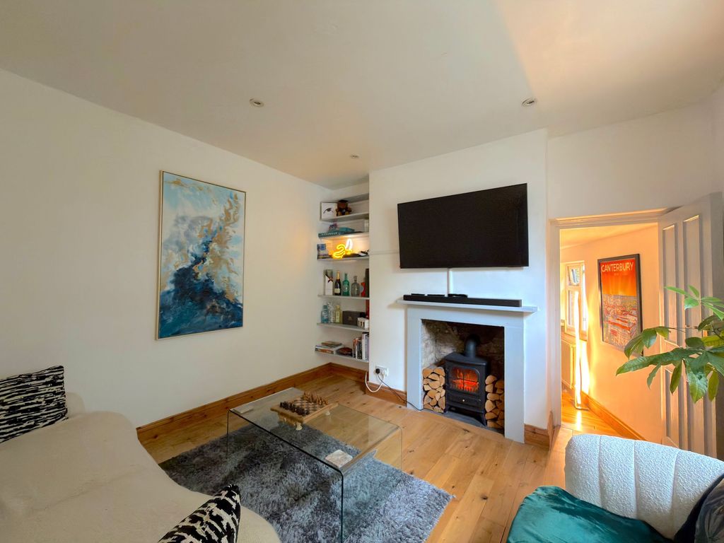Property photo 1 of 13 Living Room (1)