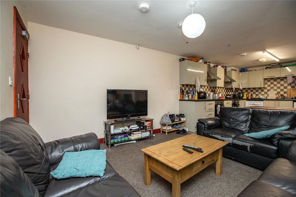 Property photo 3 of 19 Picture No. 31