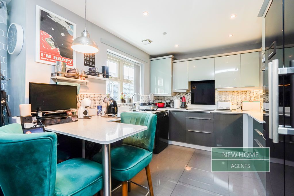 Property photo 2 of 34 Photo 27