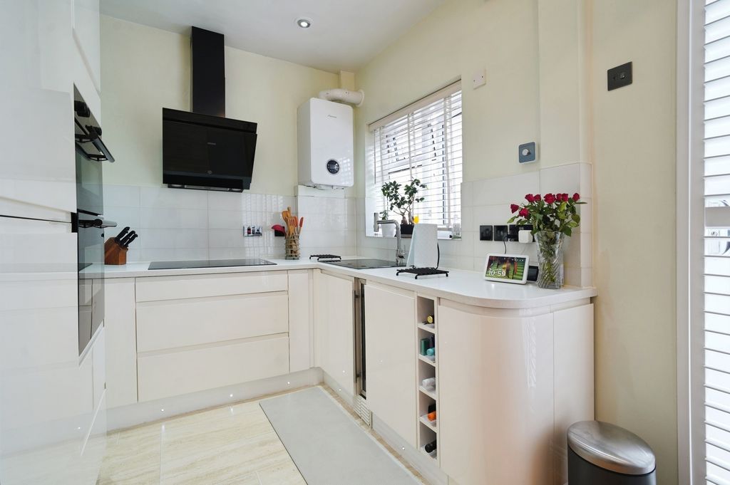 Property photo 3 of 17 Photo