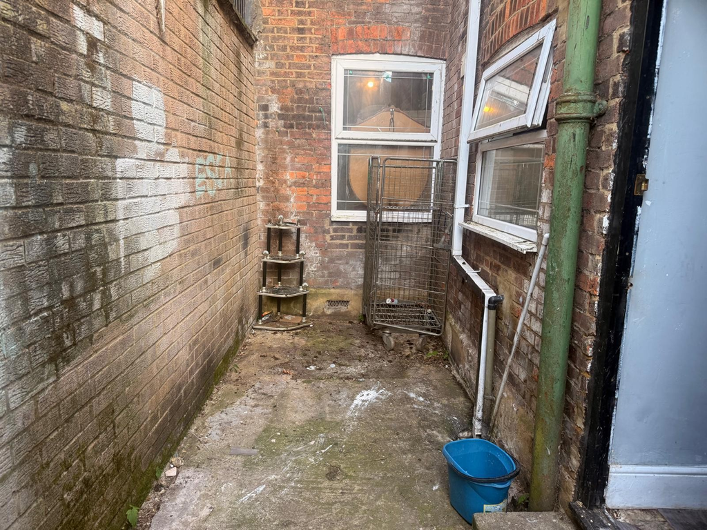 Property photo 3 of 8