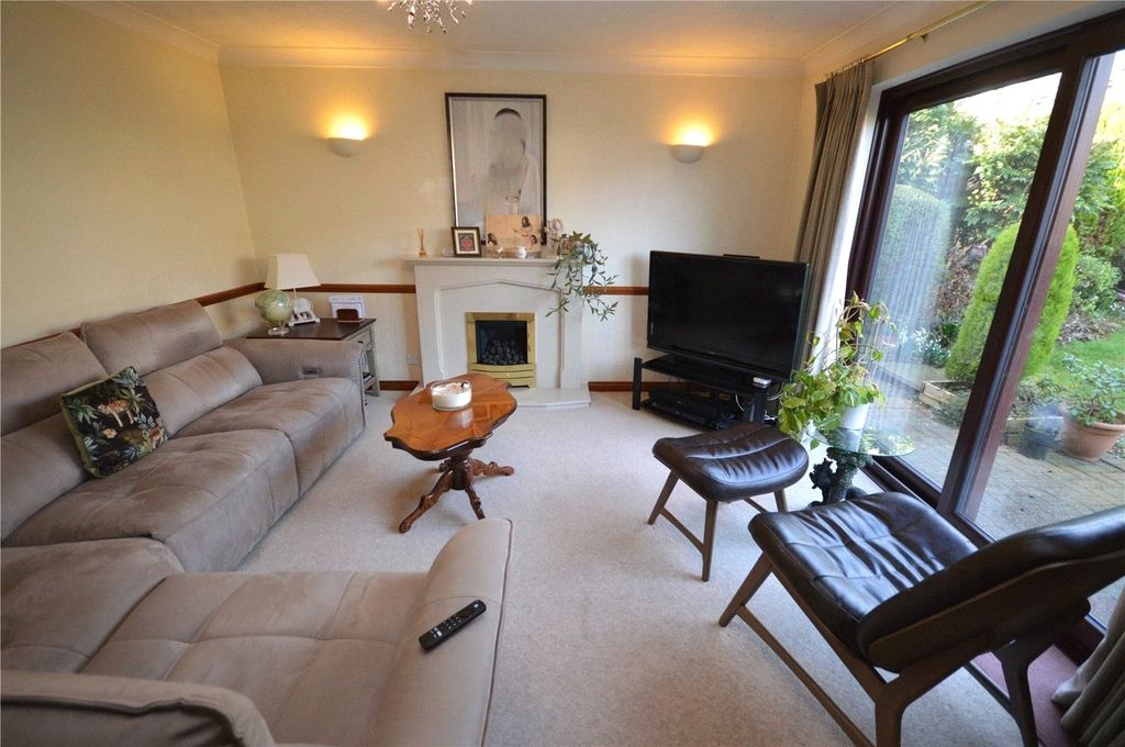 Property photo 2 of 11 Picture No. 27