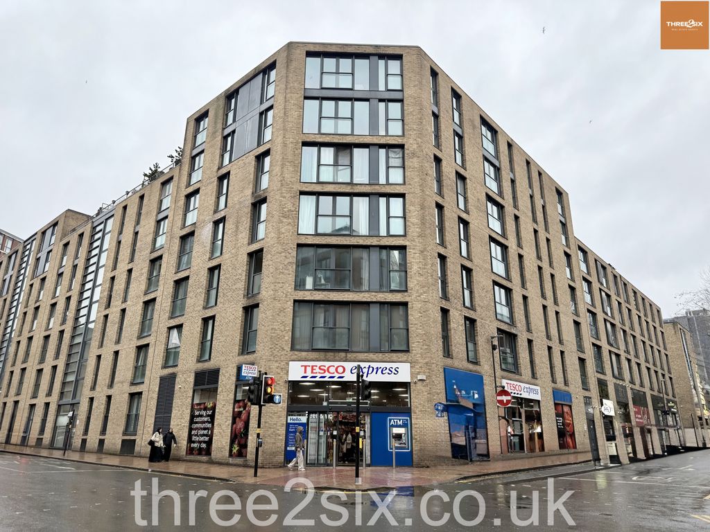 Property photo 1 of 8 Modern Refurbished 2-Bed, 1-Bath Apartment With Brand-New Furniture