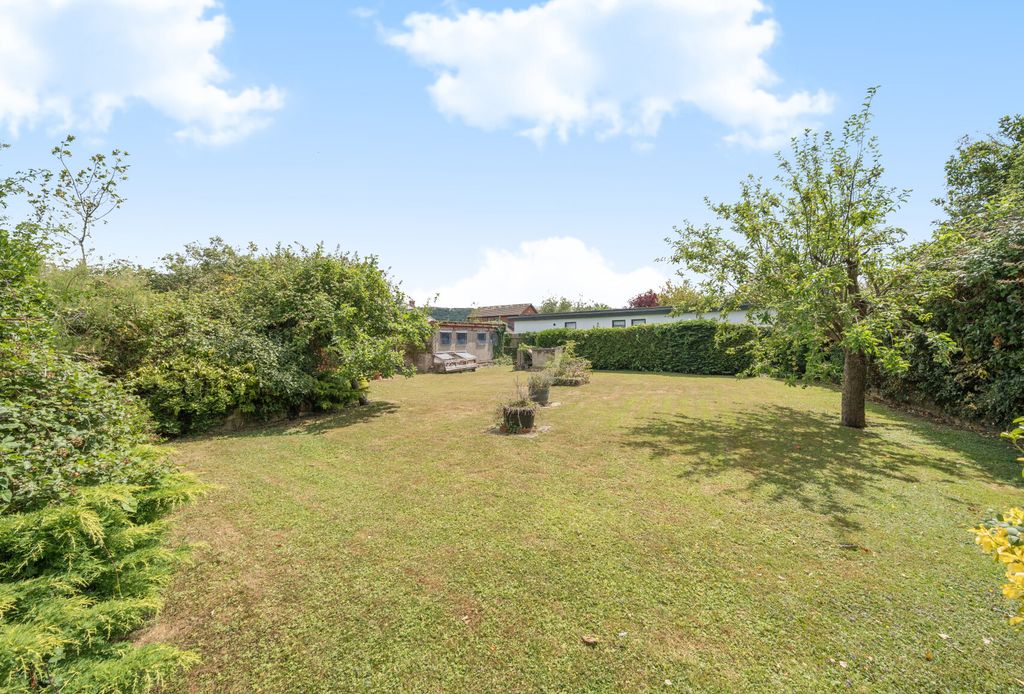 Property photo 2 of 14 1319023-3-686Bb80...