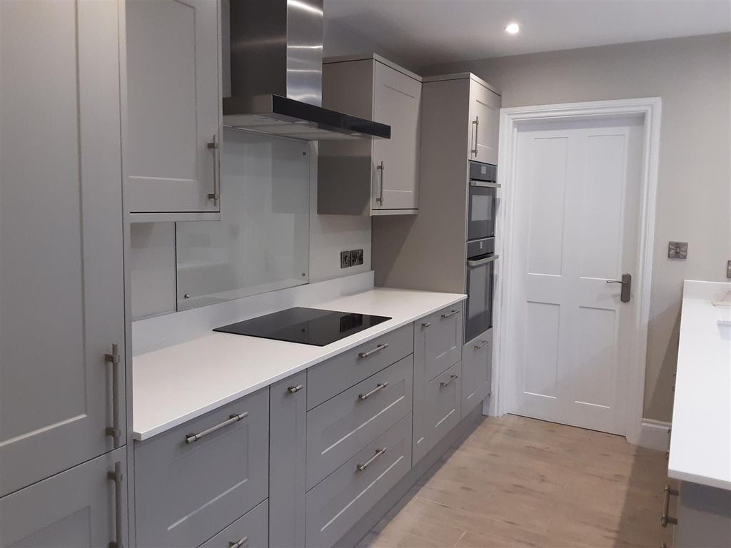 Property photo 2 of 12 Kitchen/Breakfast Room