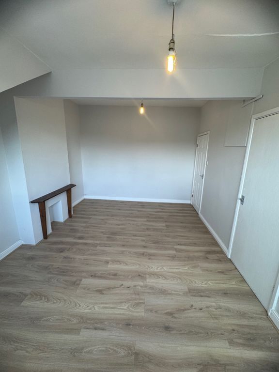 Property photo 3 of 10 Lounge