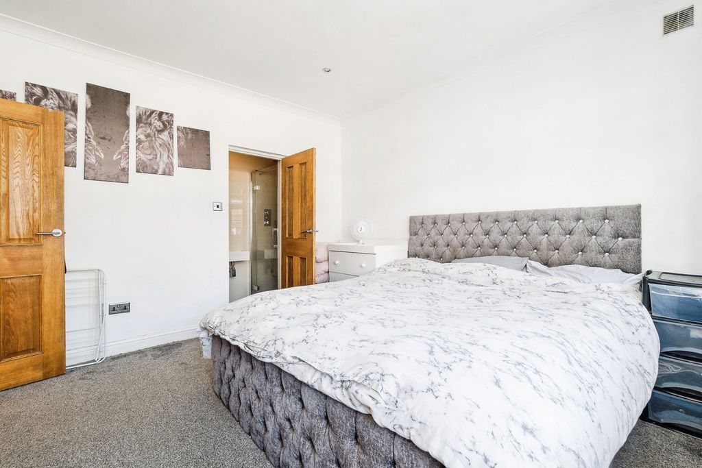 Property photo 3 of 38 Pbox-Img.Jpg