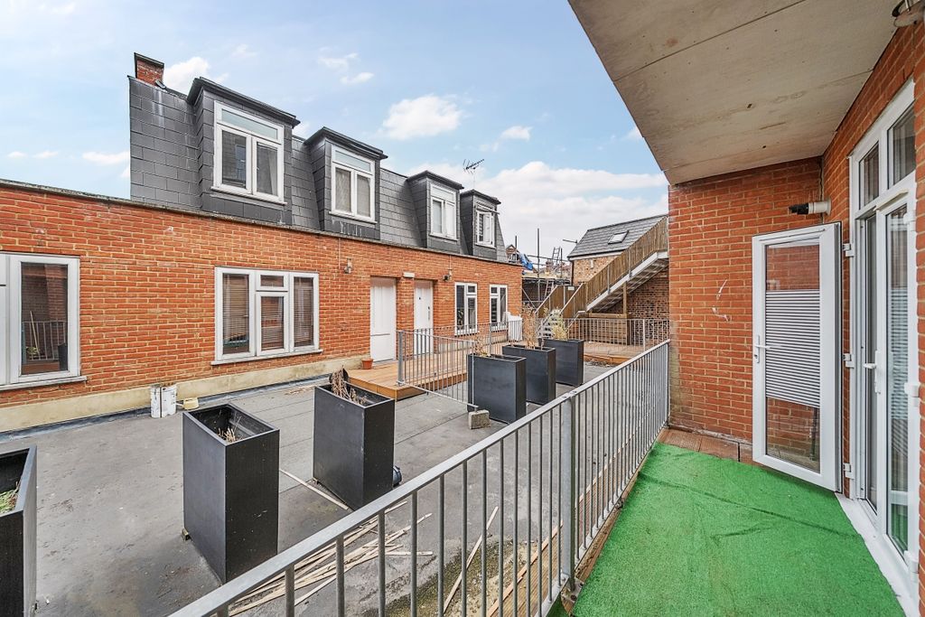 Property photo 2 of 8 1324991-3-68948Cb...