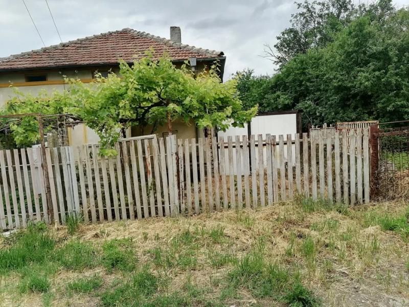 Property photo 1 of 4