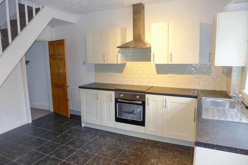 Property photo 3 of 14 Kitchen