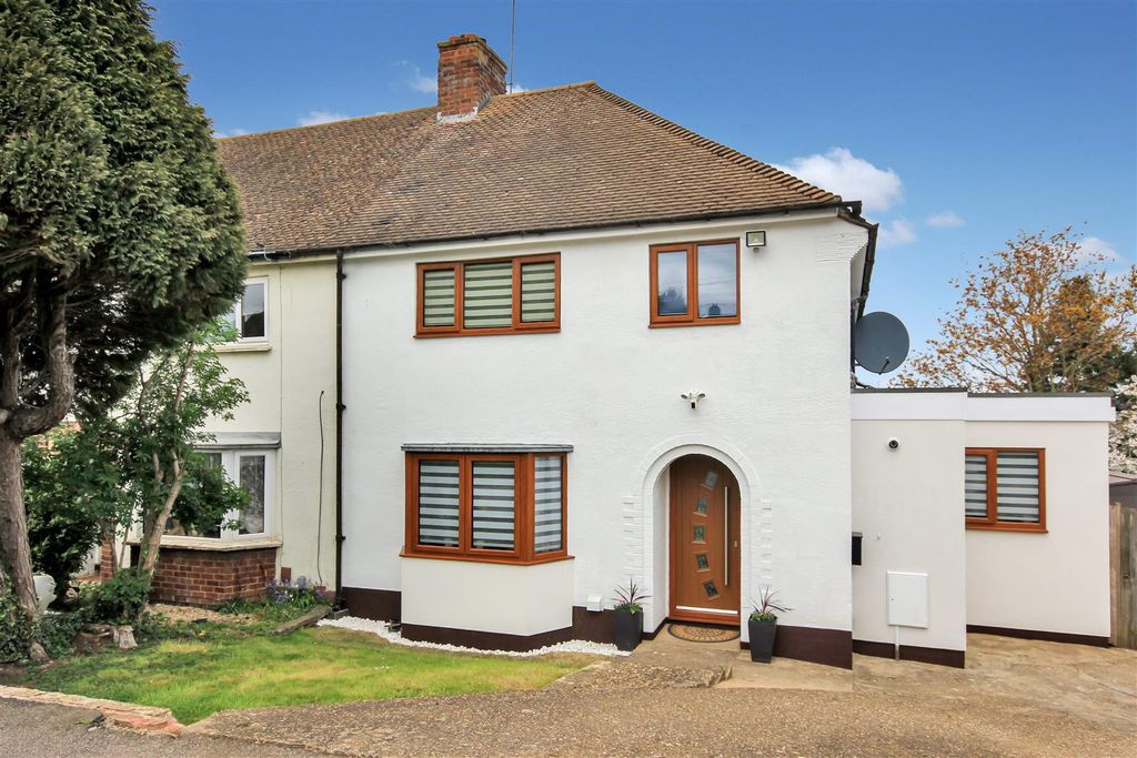 Property photo 1 of 20 Front 2.Jpg