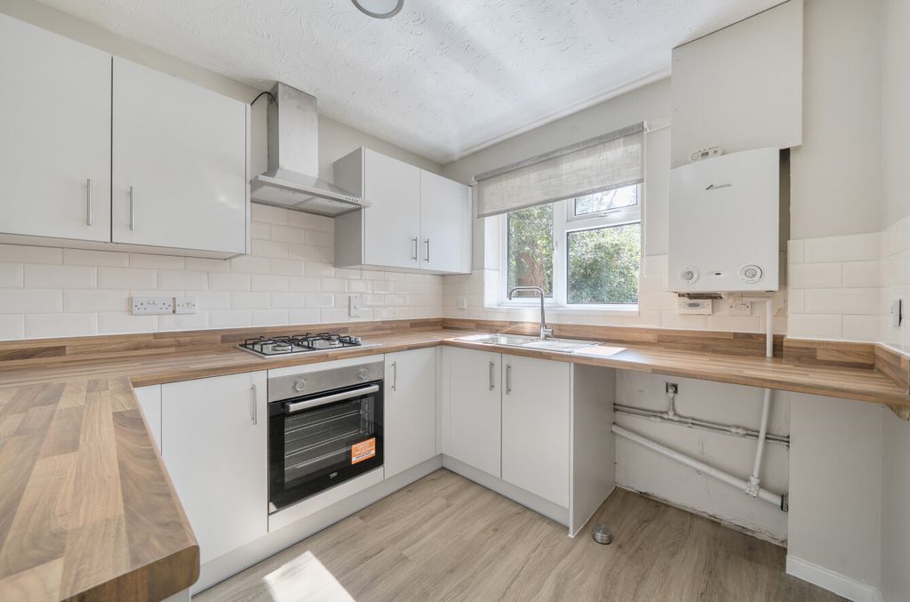Property photo 2 of 14 1487799-12-6A4Bce...