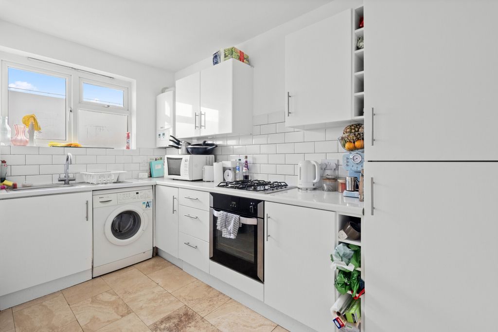 Property photo 3 of 7 Picture No. 32