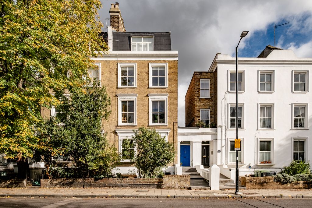 Property photo 2 of 20