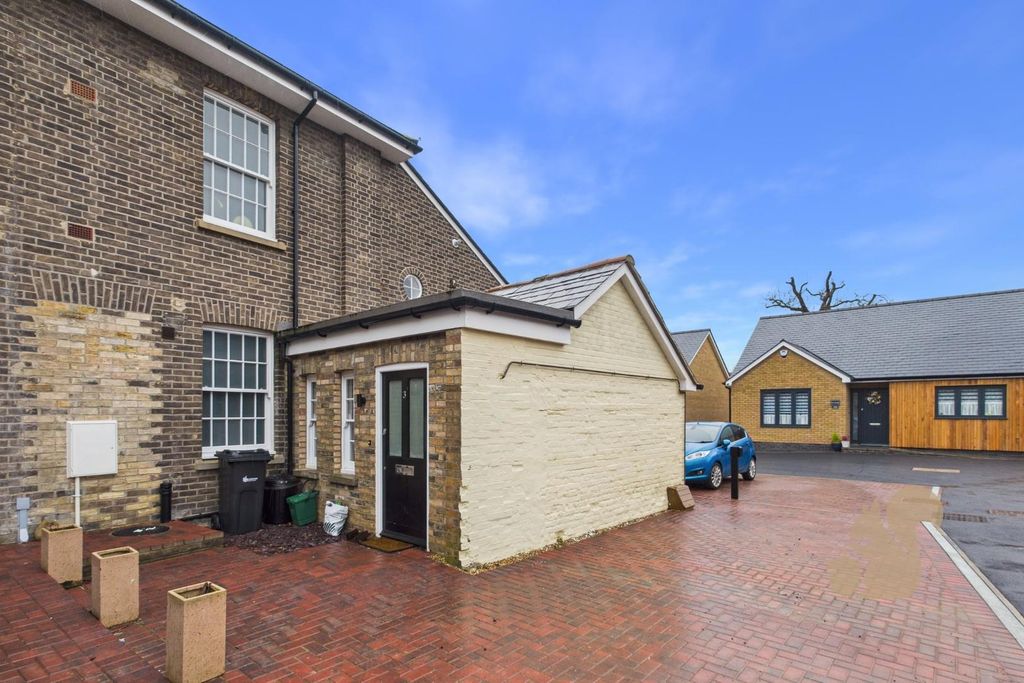 Property photo 1 of 11 Cam01254G0-Pr0387-Still005.Jpg