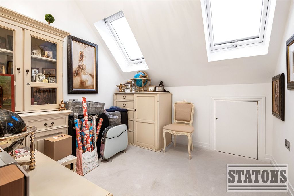 Additional image 16 of 3 bed flat for saleUplands Park Road, Enfield EN2