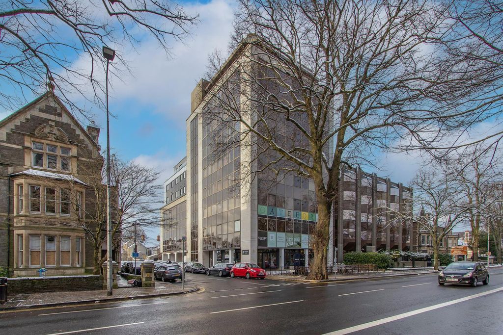 Property photo 1 of 16 Cathedral House Ext.Jpg