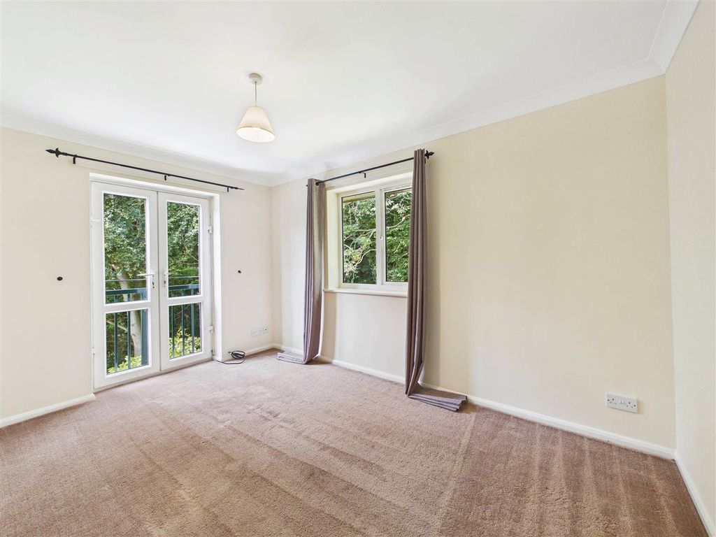 Property photo 2 of 16 Cam05476G0-Pr0274-Still004.Jpg
