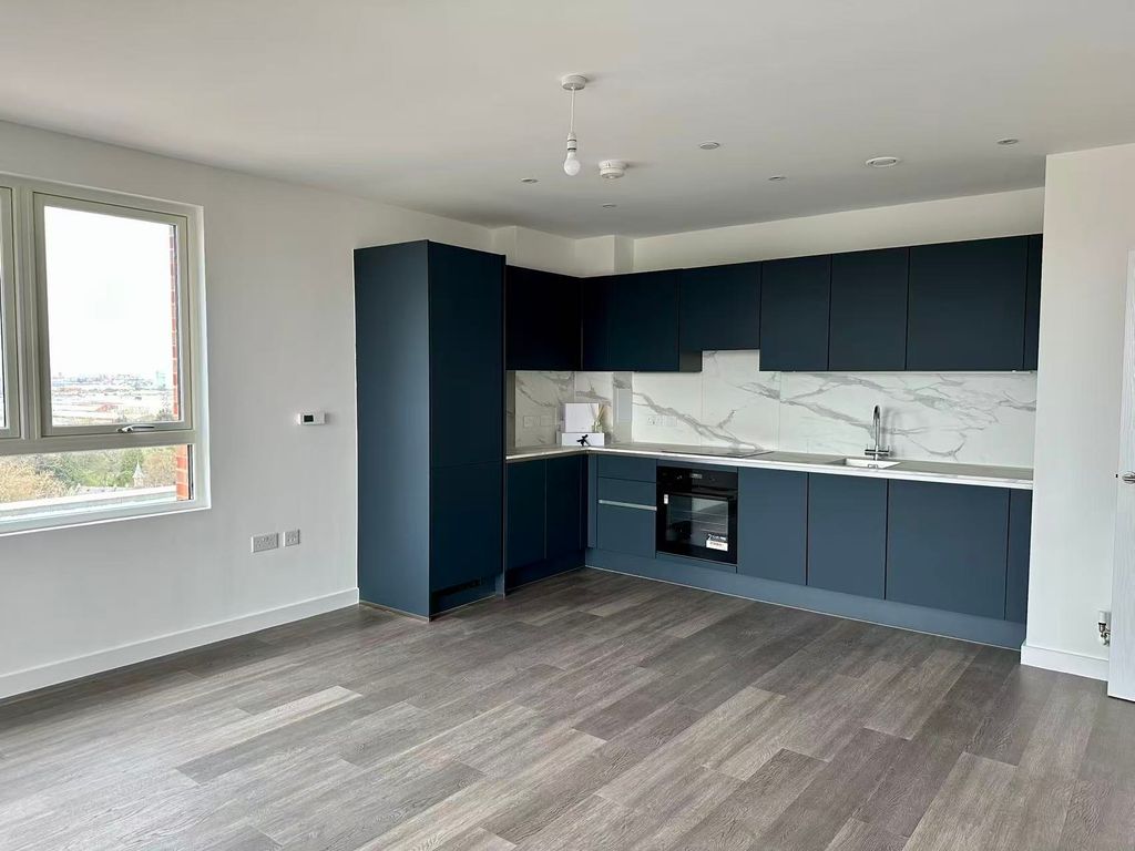 Property photo 2 of 12