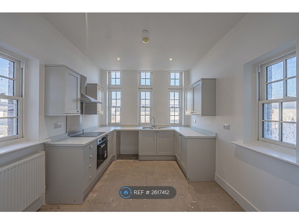 Property photo 2 of 6 Kitchen