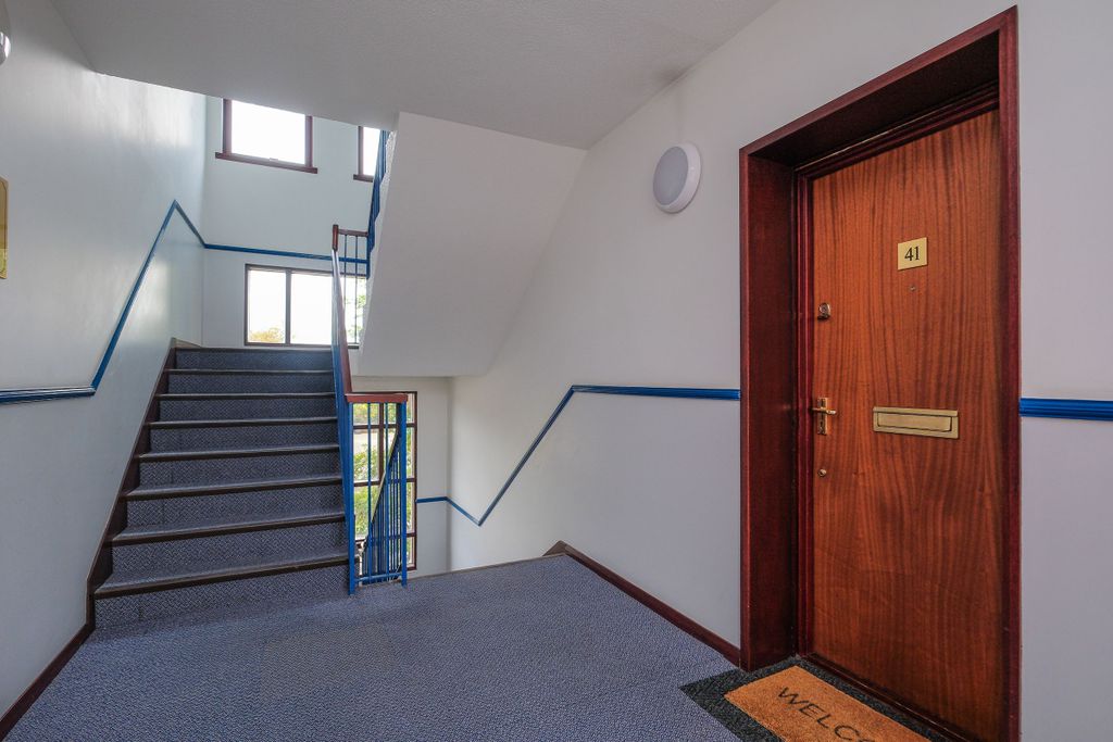 Property photo 2 of 17 Communal Stairwell