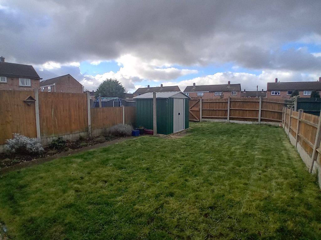 Property photo 2 of 11 Garden