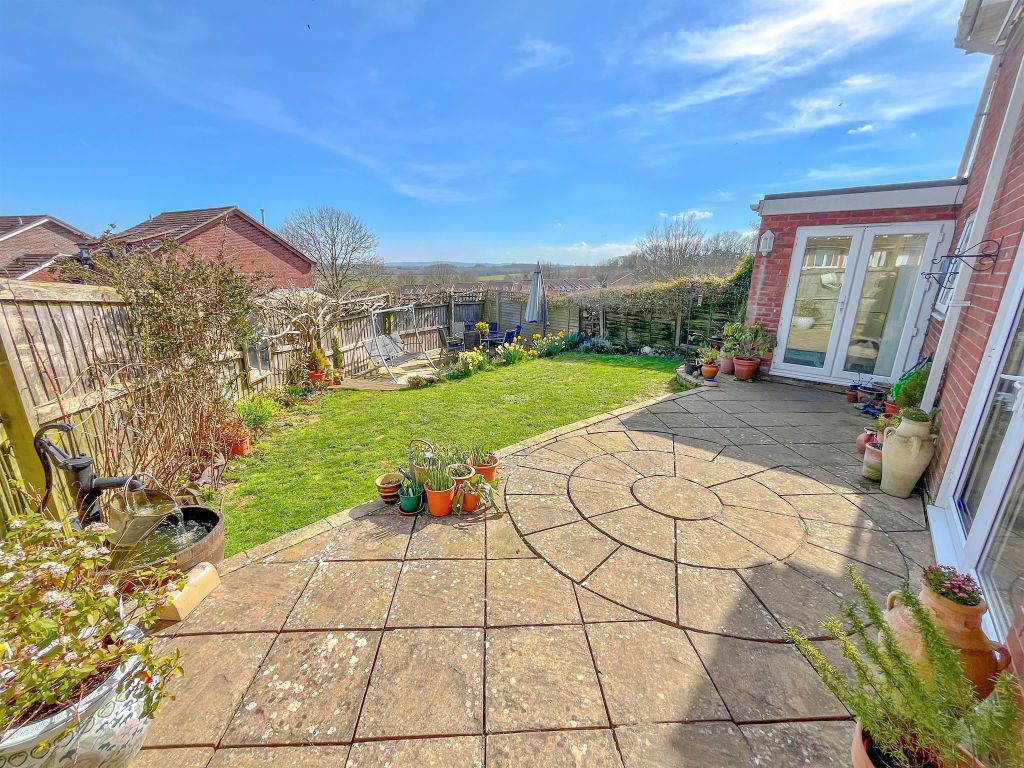 Property photo 3 of 18