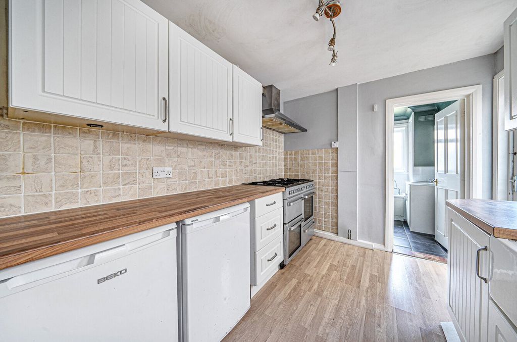 Property photo 2 of 15 1328989-14-687E75...
