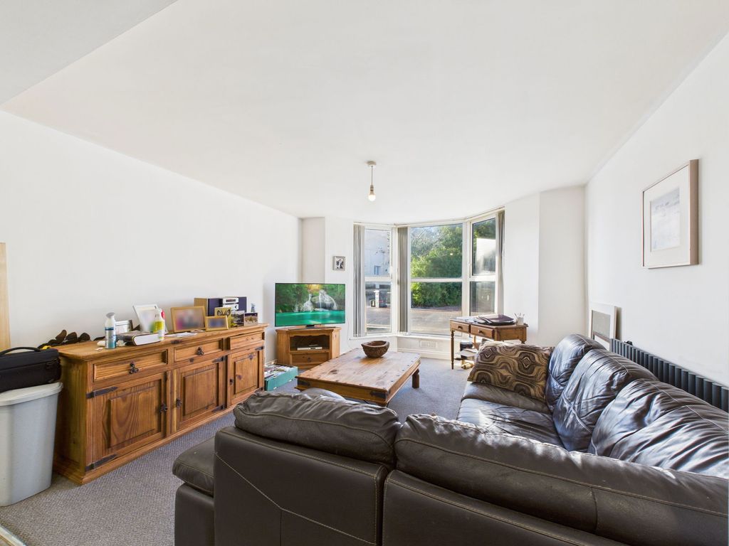 Property photo 3 of 6