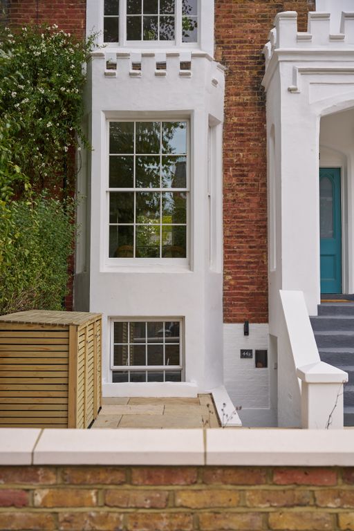 Property photo 3 of 28