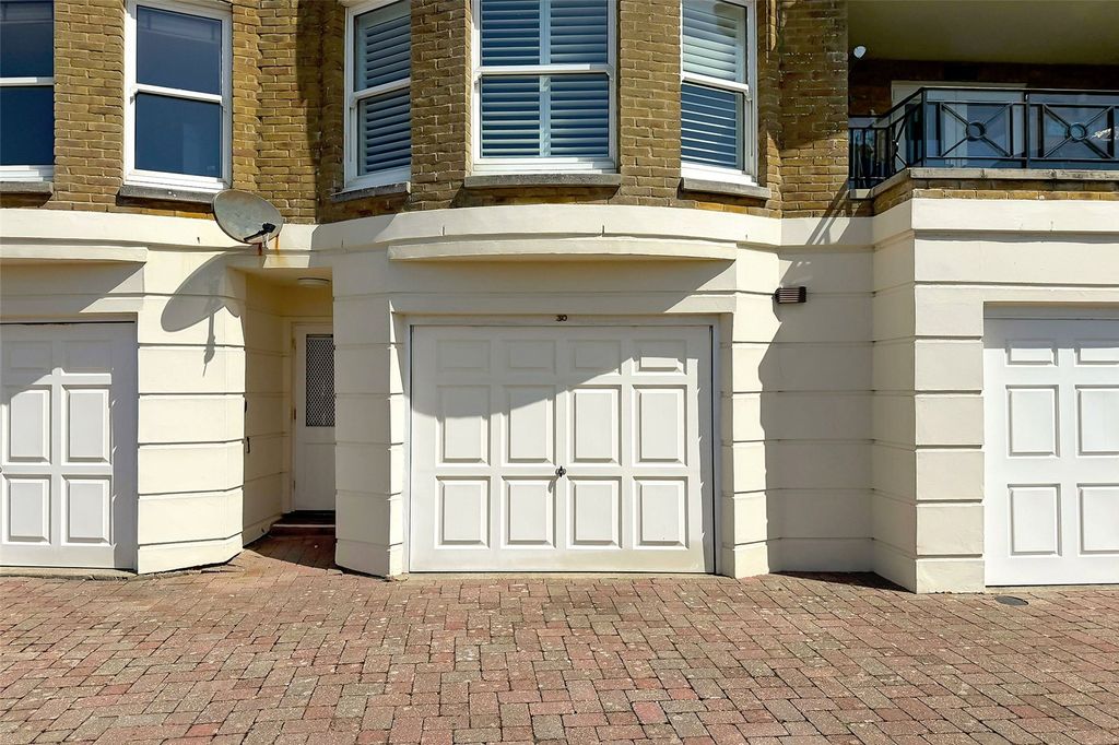 Additional image 9 of 1 bed flat for saleBeach Crescent, Littlehampton, West Sussex BN17