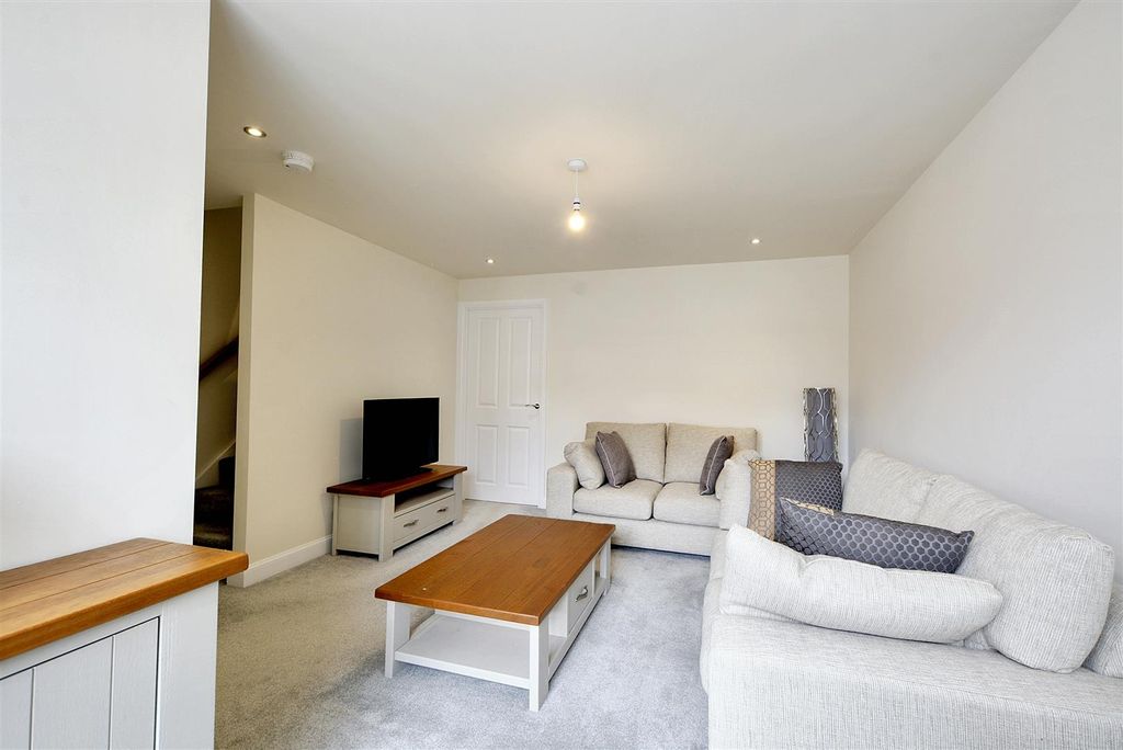 Property photo 2 of 23 Lounge_3.Jpeg