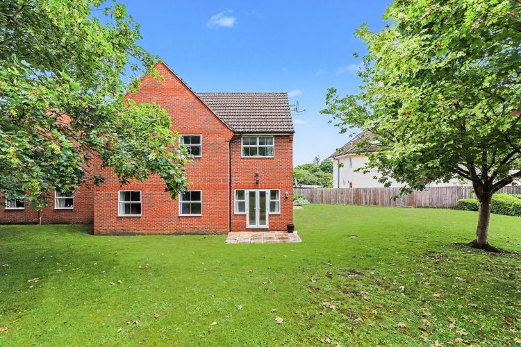 Property photo 1 of 9 330315