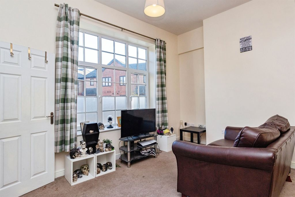 Property photo 3 of 10