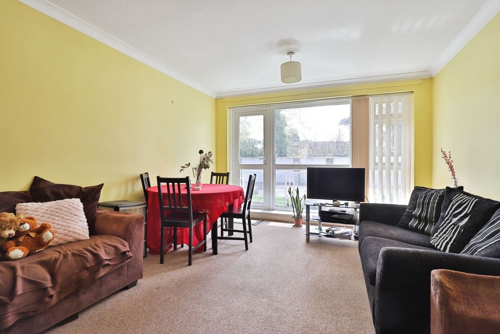 Property photo 2 of 16 Photo