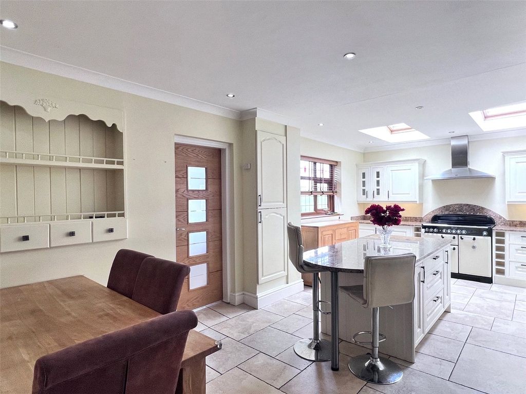 Property photo 2 of 24 Dining Kitchen