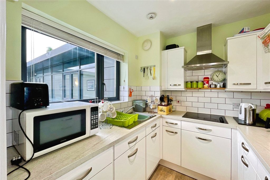 Property photo 3 of 12 Kitching