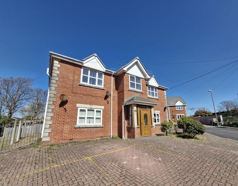 Property photo 1 of 5