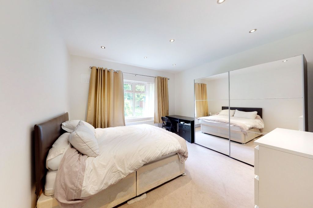 Property photo 3 of 10 1529162