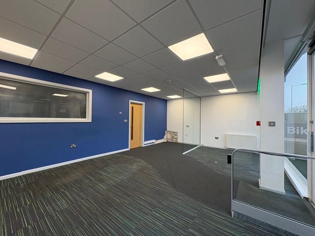 Property photo 3 of 7 Photo 7