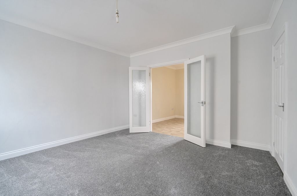 Property photo 2 of 23 1431756-9-69c2Bb8...