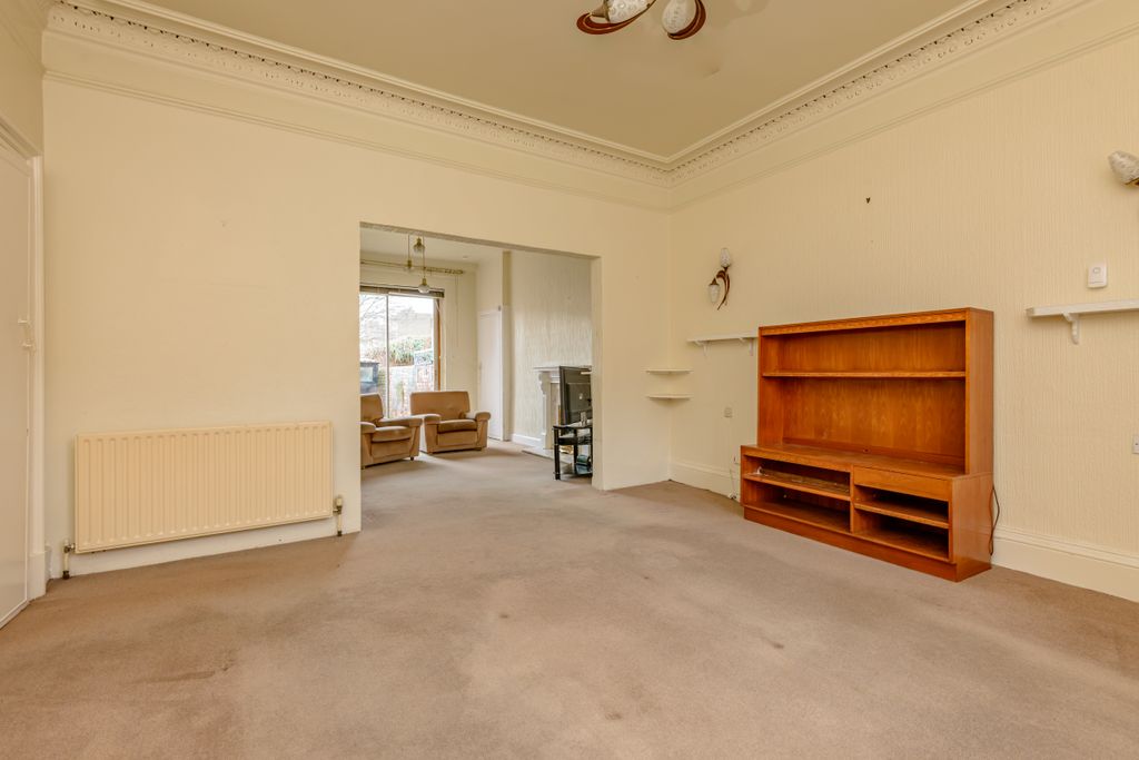 Property photo 3 of 28