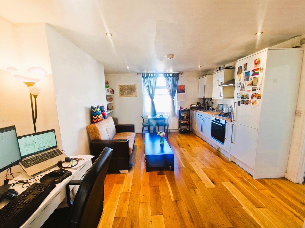 Property photo 2 of 6