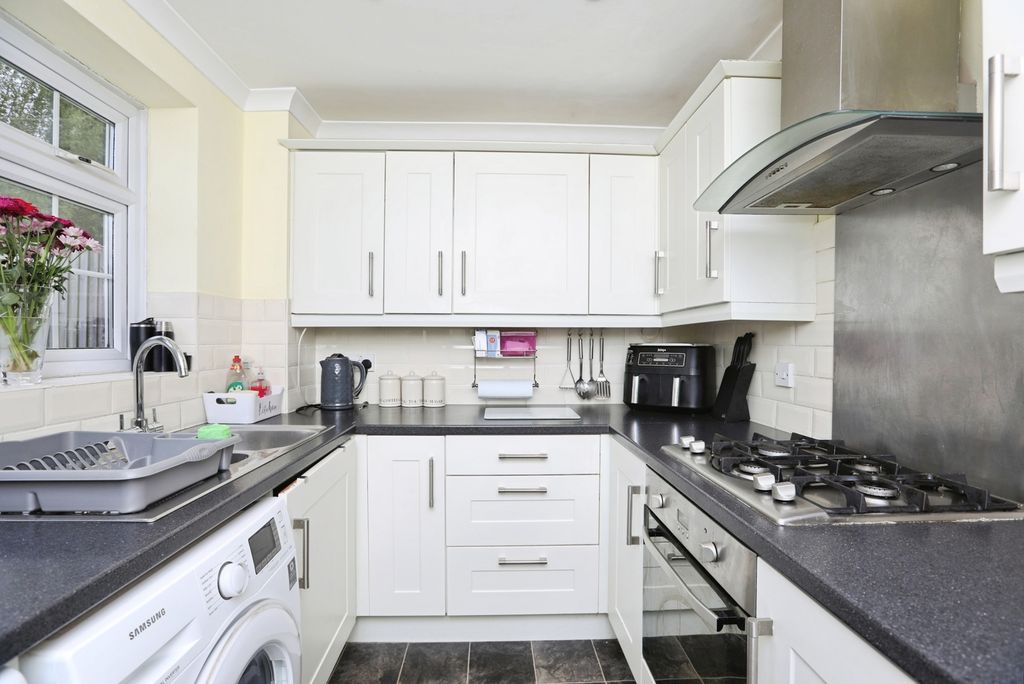 Property photo 3 of 38 Pbox-Img.Jpg