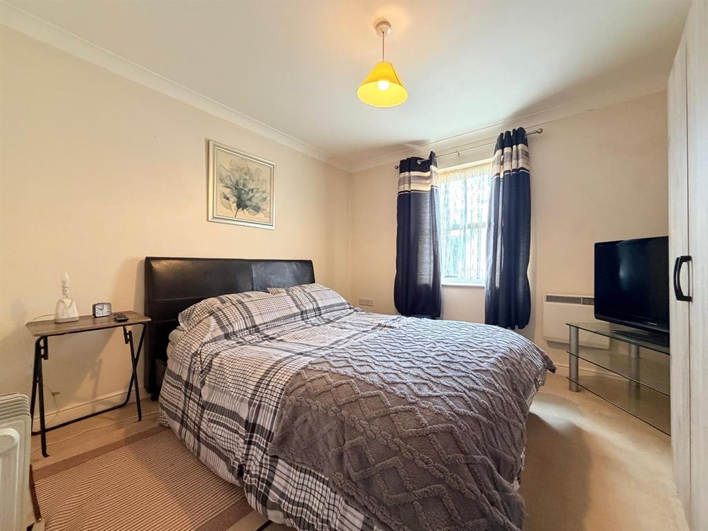 Additional image 4 of 2 bed flat for saleFairby Close, Tiverton EX16