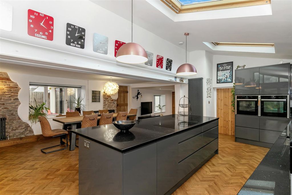 Property photo 3 of 50 Img_9285.Jpg